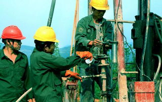 魯南地質(zhì)工程勘察院棗莊市莊里水庫(kù)野外施工掠影